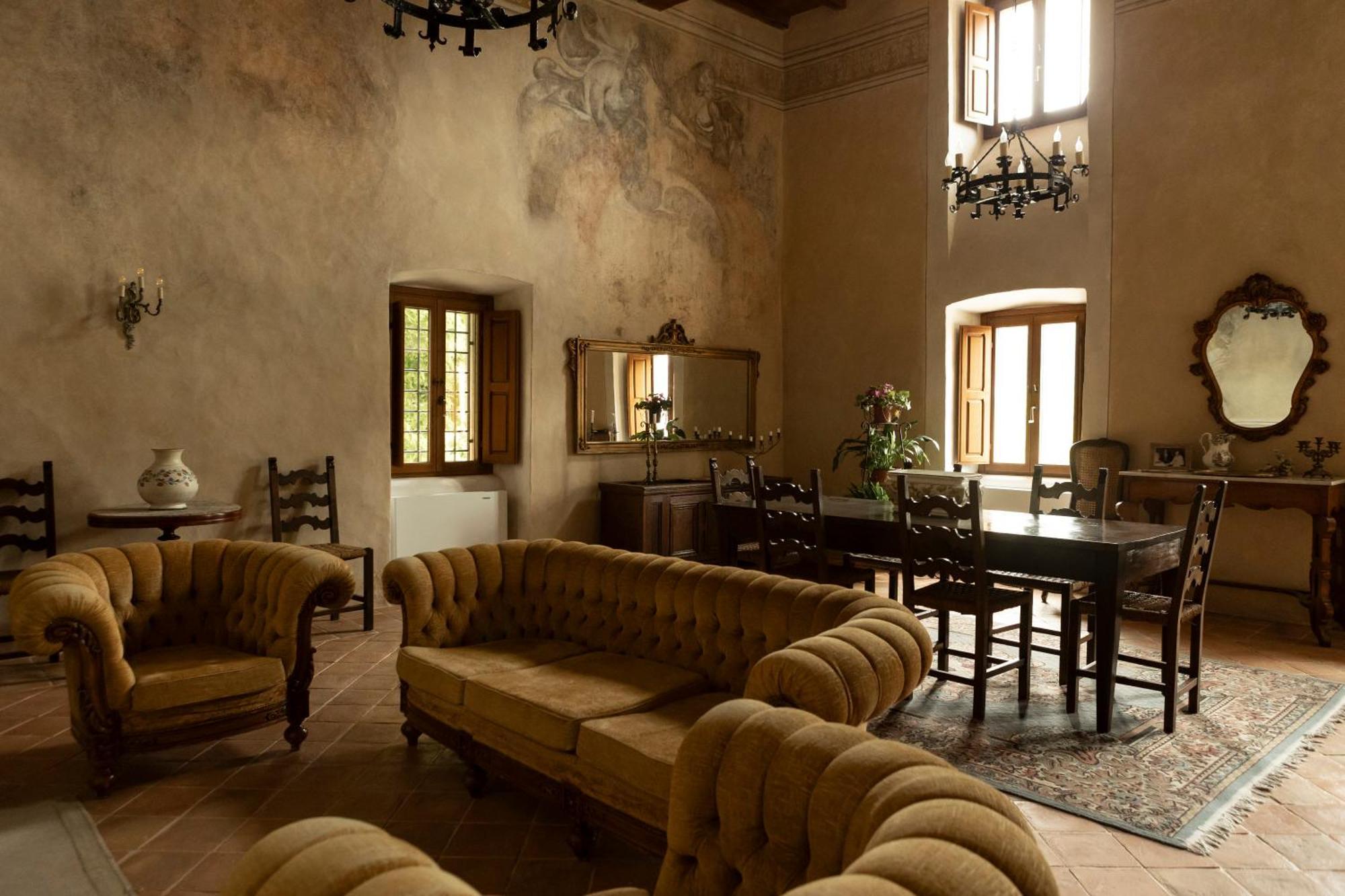 Palazzo Pirro Dimora Storica Bed & Breakfast Acciano Exterior foto