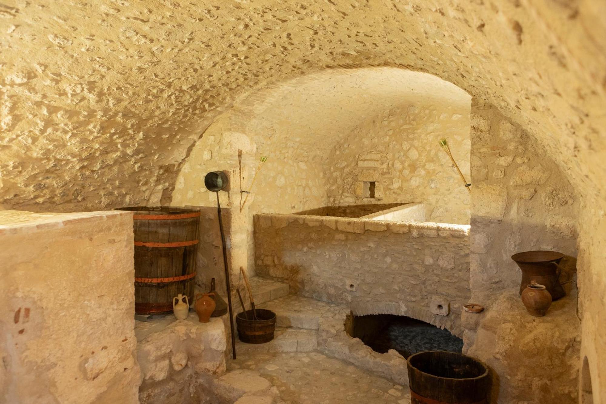 Palazzo Pirro Dimora Storica Bed & Breakfast Acciano Exterior foto